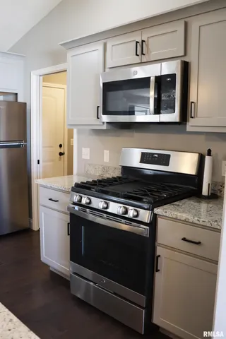 $357,500 | 1519 Calvin Drive, Washington, IL 61571