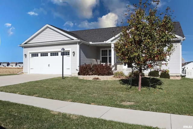 $357,500 | 1519 Calvin Drive, Washington, IL 61571