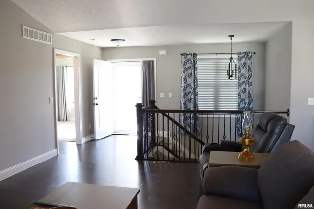 $357,500 | 1519 Calvin Drive, Washington, IL 61571