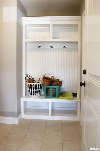 $357,500 | 1519 Calvin Drive, Washington, IL 61571