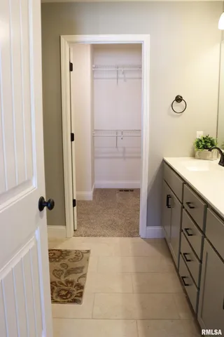 $357,500 | 1519 Calvin Drive, Washington, IL 61571