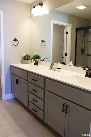 $357,500 | 1519 Calvin Drive, Washington, IL 61571