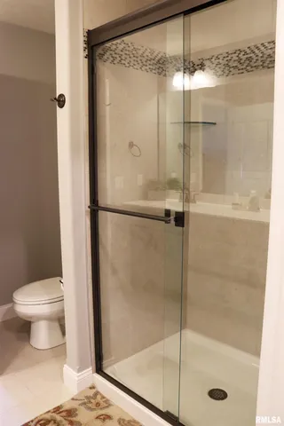 $357,500 | 1519 Calvin Drive, Washington, IL 61571