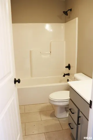 $357,500 | 1519 Calvin Drive, Washington, IL 61571