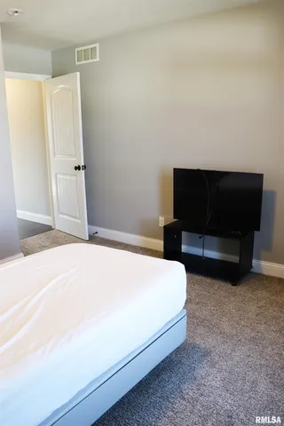 $357,500 | 1519 Calvin Drive, Washington, IL 61571