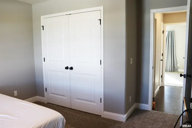 $357,500 | 1519 Calvin Drive, Washington, IL 61571