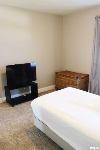 $357,500 | 1519 Calvin Drive, Washington, IL 61571