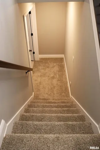 $357,500 | 1519 Calvin Drive, Washington, IL 61571