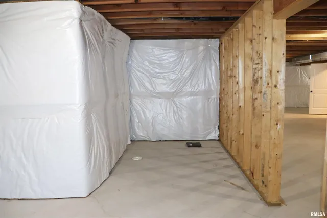 $357,500 | 1519 Calvin Drive, Washington, IL 61571