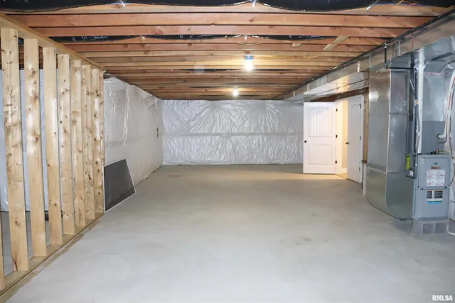 $357,500 | 1519 Calvin Drive, Washington, IL 61571