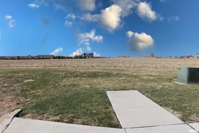 $357,500 | 1519 Calvin Drive, Washington, IL 61571