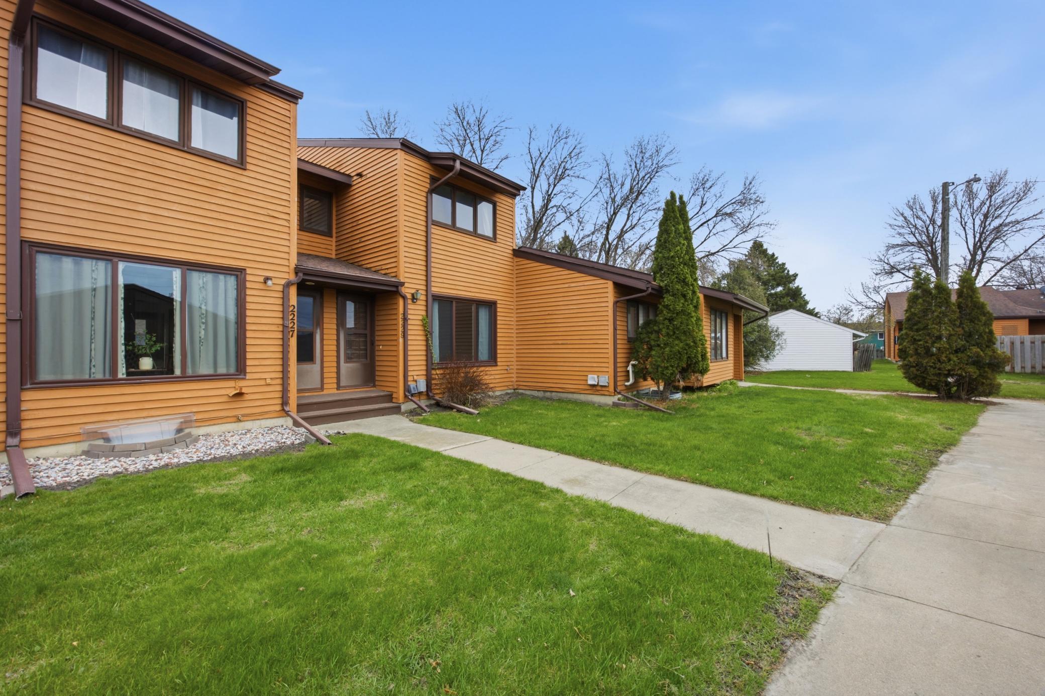 2229 4th Avenue South Moorhead, MN 56560 - Photo 2 of 20