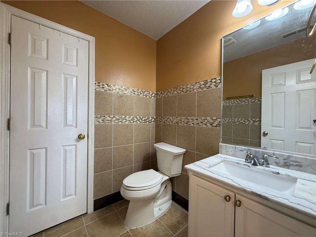 1570 Rockingham Drive Winston-Salem, NC 27103 - Photo 11 of 25