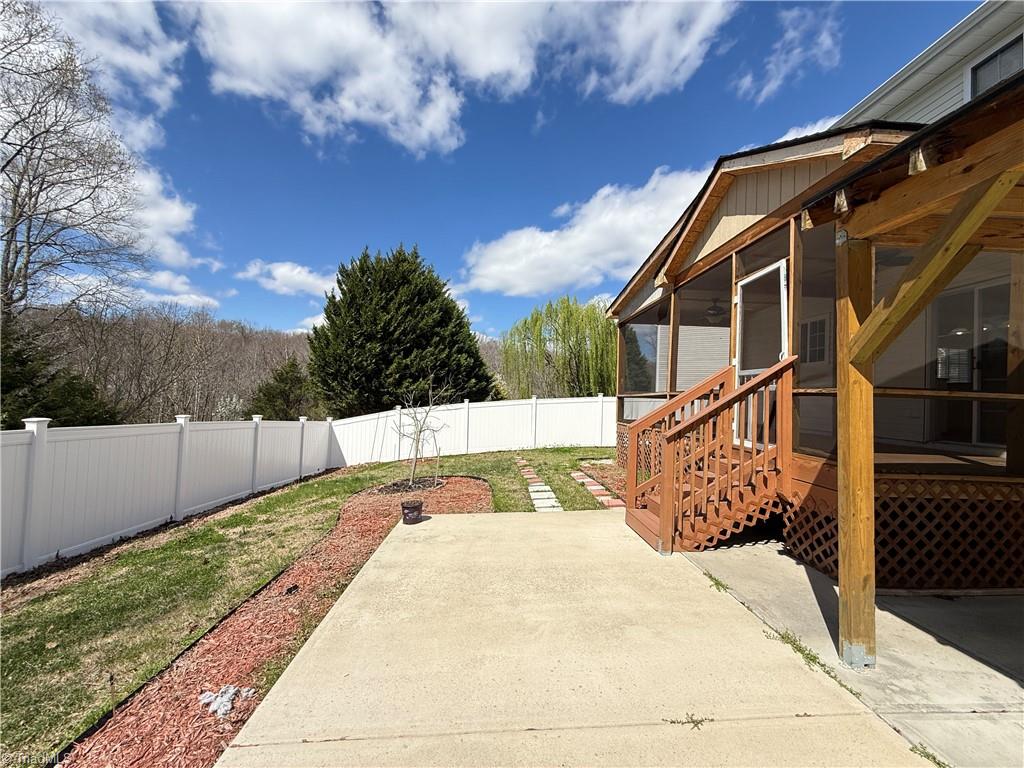 1570 Rockingham Drive Winston-Salem, NC 27103 - Photo 24 of 25