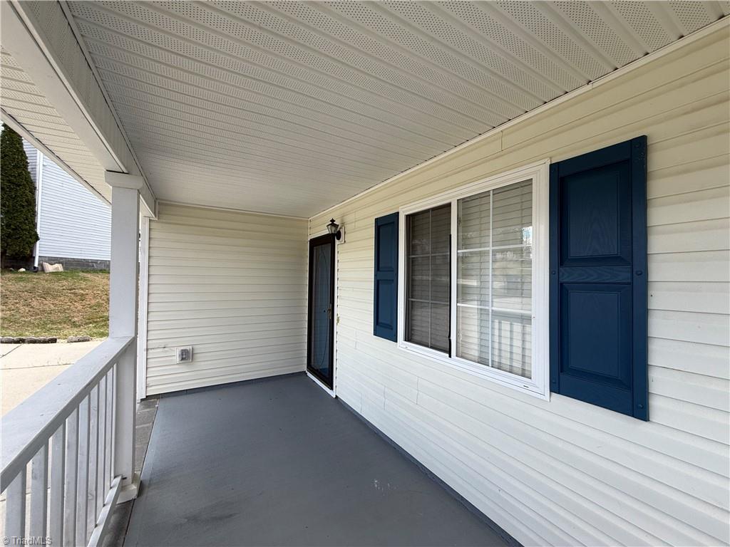 1570 Rockingham Drive Winston-Salem, NC 27103 - Photo 3 of 25