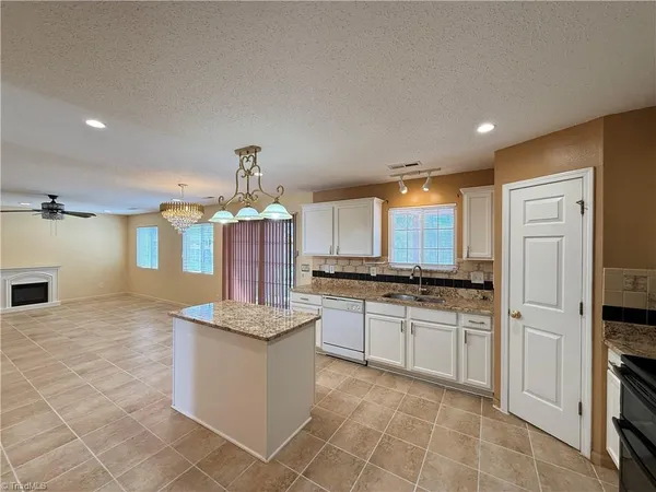 $2,200 | 1570 Rockingham Drive, Winston-Salem, NC 27103