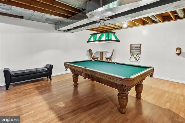 a view of a pathway both side of house