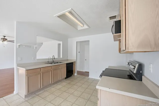 $1,695 | 535 Centro Hermosa, San Antonio, TX 78245