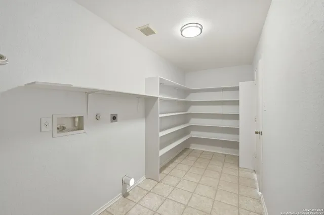 $1,695 | 535 Centro Hermosa, San Antonio, TX 78245