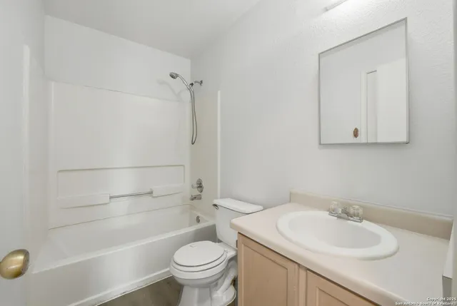 $1,695 | 535 Centro Hermosa, San Antonio, TX 78245