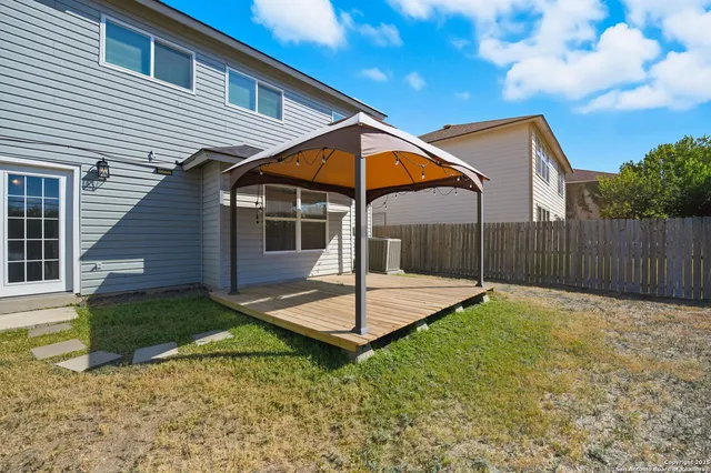 $1,695 | 535 Centro Hermosa, San Antonio, TX 78245