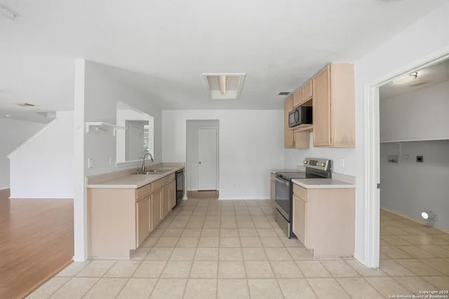 $1,695 | 535 Centro Hermosa, San Antonio, TX 78245