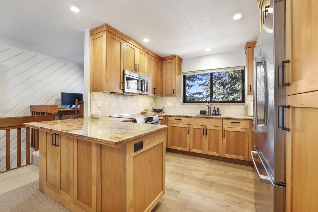 2638 Ridge Lane, Unit 38 Sun Valley, ID 83353 - Photo 11 of 30 2638 Ridge Ln - 30
