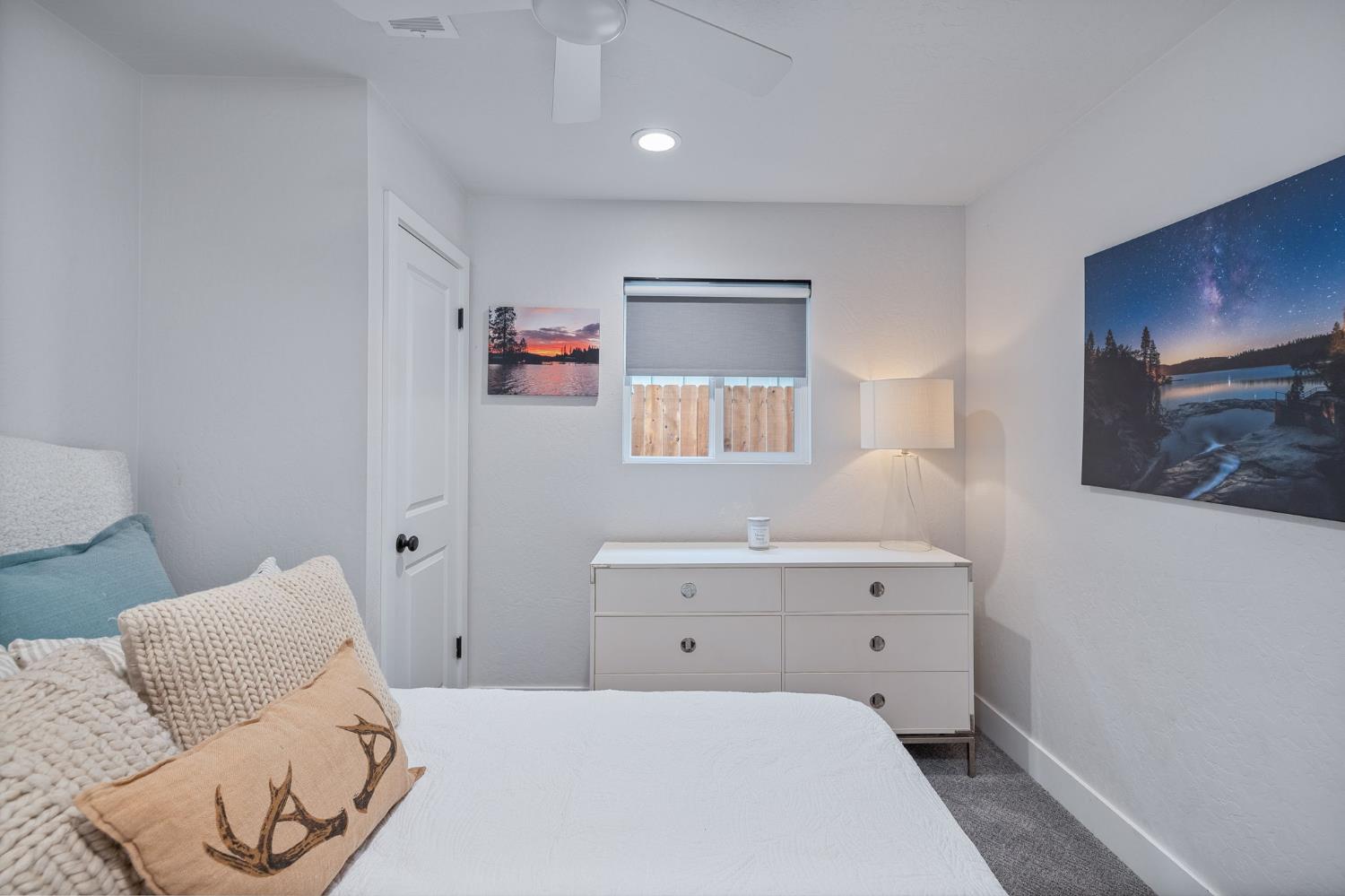 39253 Robin Bass Lake, CA 93604 - Photo 21 of 86 a bedroom with a bed and a couch