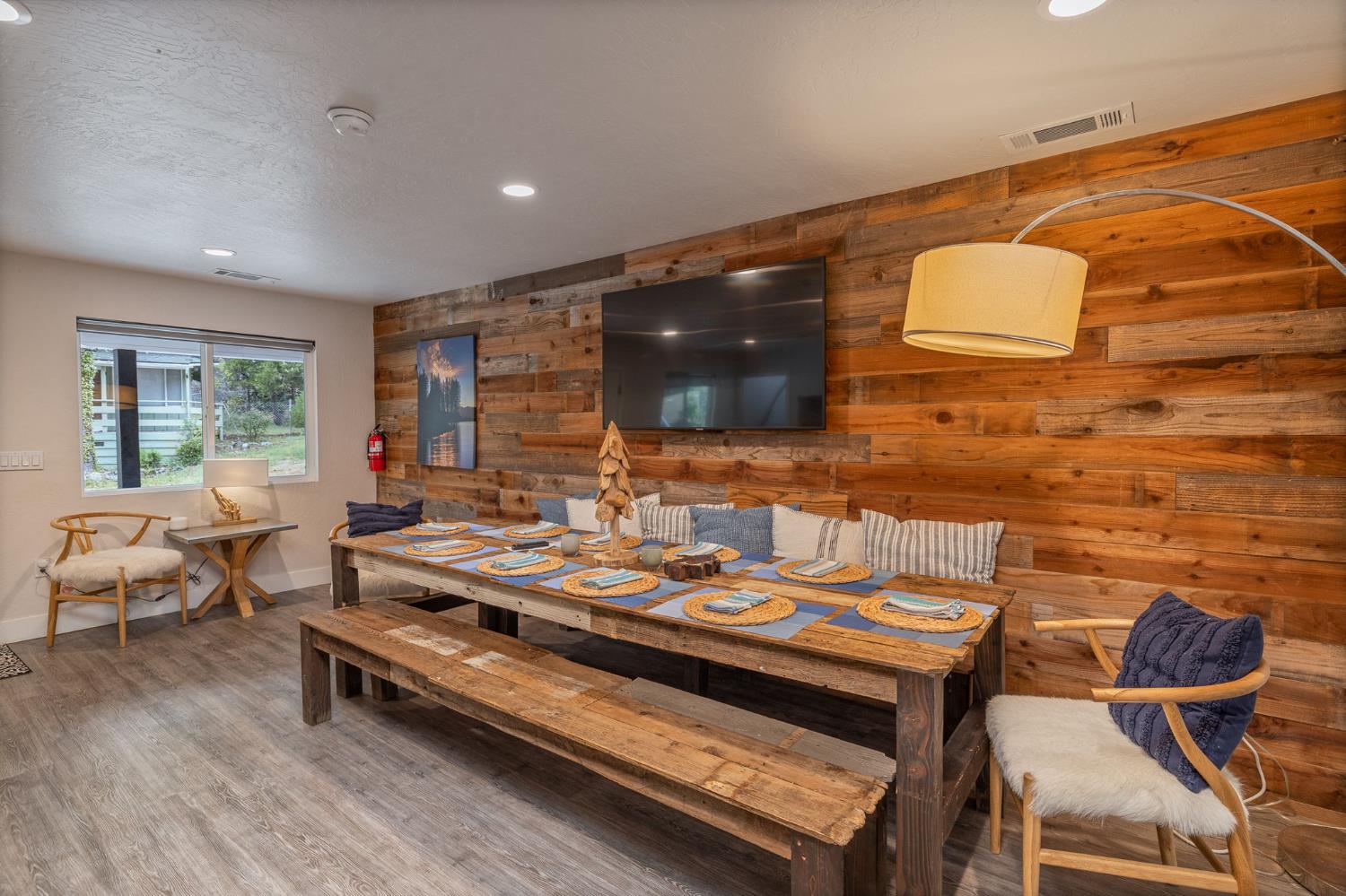 39253 Robin Bass Lake, CA 93604 - Photo 34 of 86 a living room with patio furniture and wooden floor