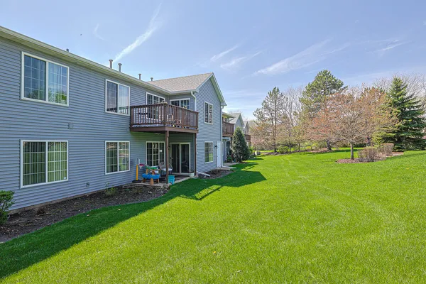 $239,900 | 875 Golf Course Road, Unit 2, Crystal Lake, IL 60014