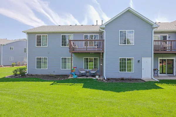 $239,900 | 875 Golf Course Road, Unit 2, Crystal Lake, IL 60014