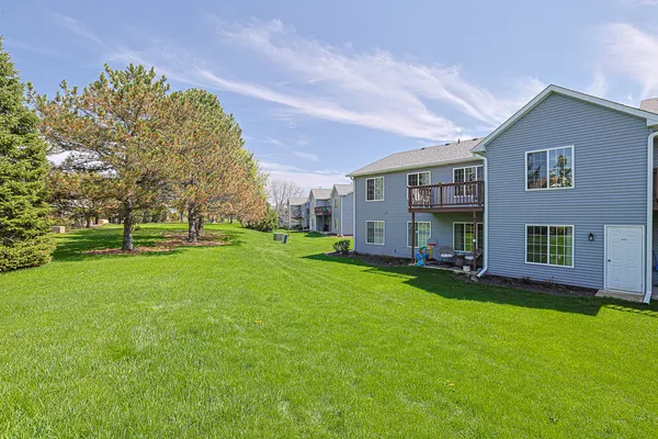 $239,900 | 875 Golf Course Road, Unit 2, Crystal Lake, IL 60014