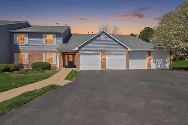 $239,900 | 875 Golf Course Road, Unit 2, Crystal Lake, IL 60014