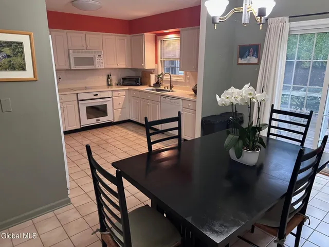 $3,200 | Undisclosed Address, Saratoga Springs, NY 12866