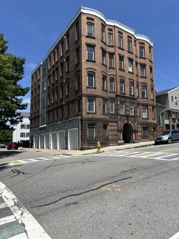 257 Pleasant Street, Unit 9 Worcester, MA 01609 - Photo 10 of 17