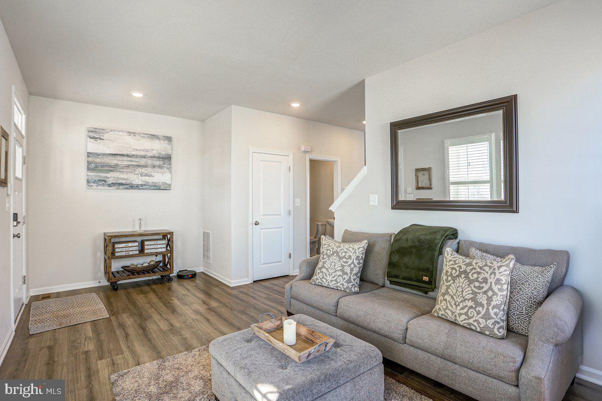 345 Hickory Ridge Circle York, PA 17404 - Photo 4 of 33 Gallery Image 4