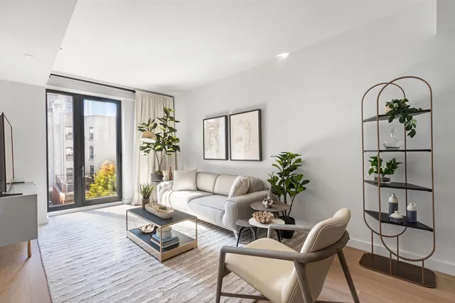 $1,095,000 | 500 West 45th Street, Unit 707 | Hell's Kitchen