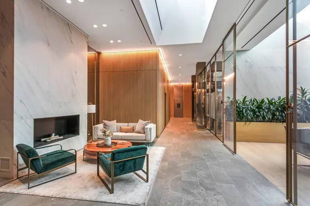 $1,095,000 | 500 West 45th Street, Unit 707 | Hell's Kitchen