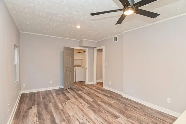 $2,800 | 1031 Meyer Street, Sealy, TX 77474