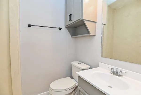 $2,800 | 1031 Meyer Street, Sealy, TX 77474