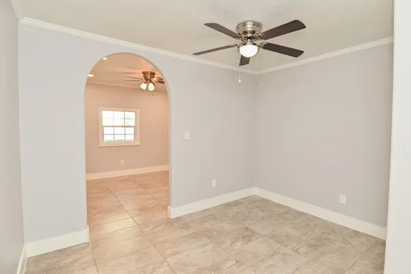 $2,800 | 1031 Meyer Street, Sealy, TX 77474