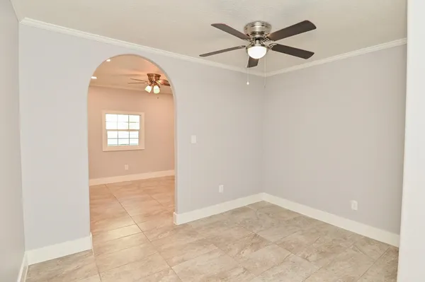 $2,800 | 1031 Meyer Street, Sealy, TX 77474