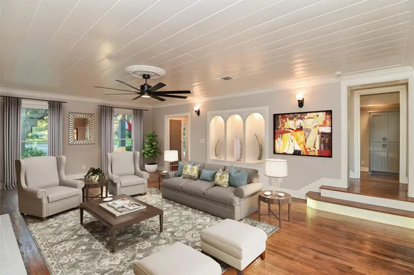 $2,800 | 1031 Meyer Street, Sealy, TX 77474