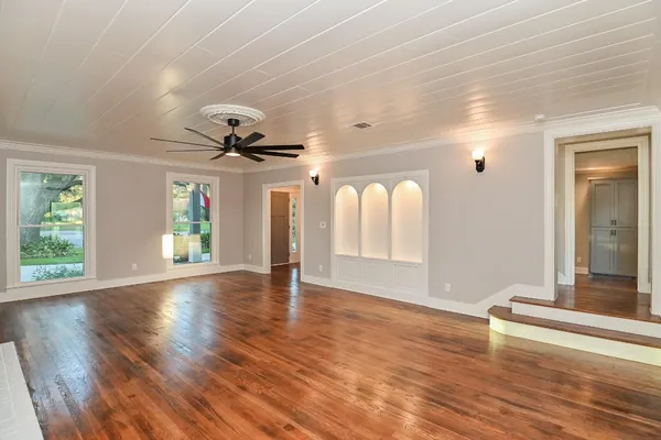 $2,800 | 1031 Meyer Street, Sealy, TX 77474