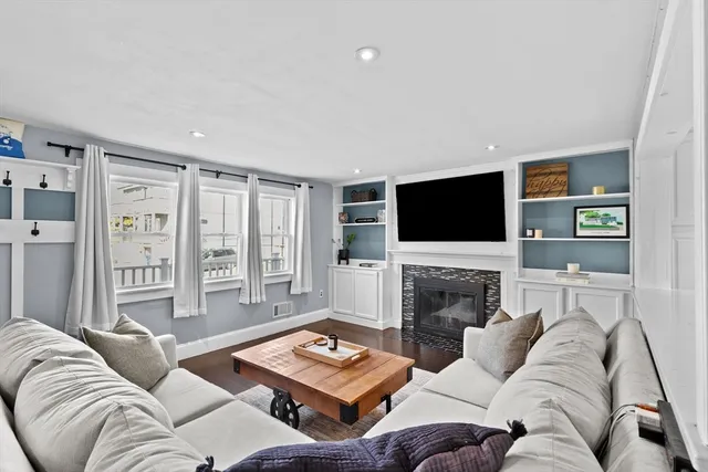 $549,900 | 133 Crescent Street, Rockland, MA 02370