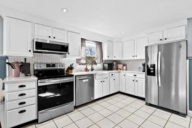 $549,900 | 133 Crescent Street, Rockland, MA 02370