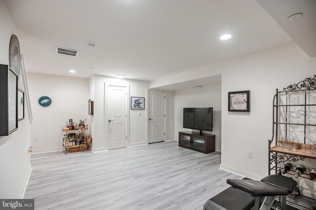 $470,000 | 2672 Collins Street, Philadelphia, PA 19125