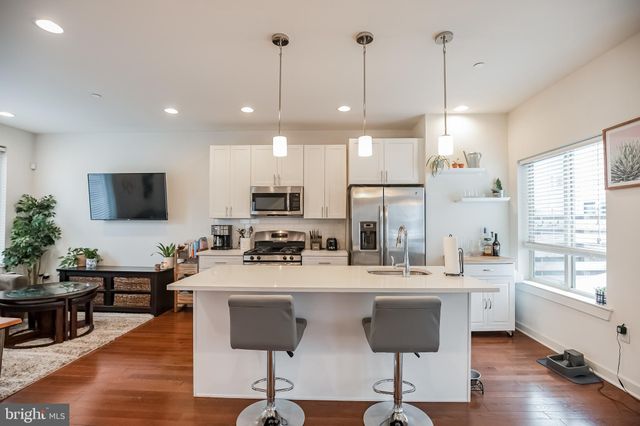 $470,000 | 2672 Collins Street, Philadelphia, PA 19125