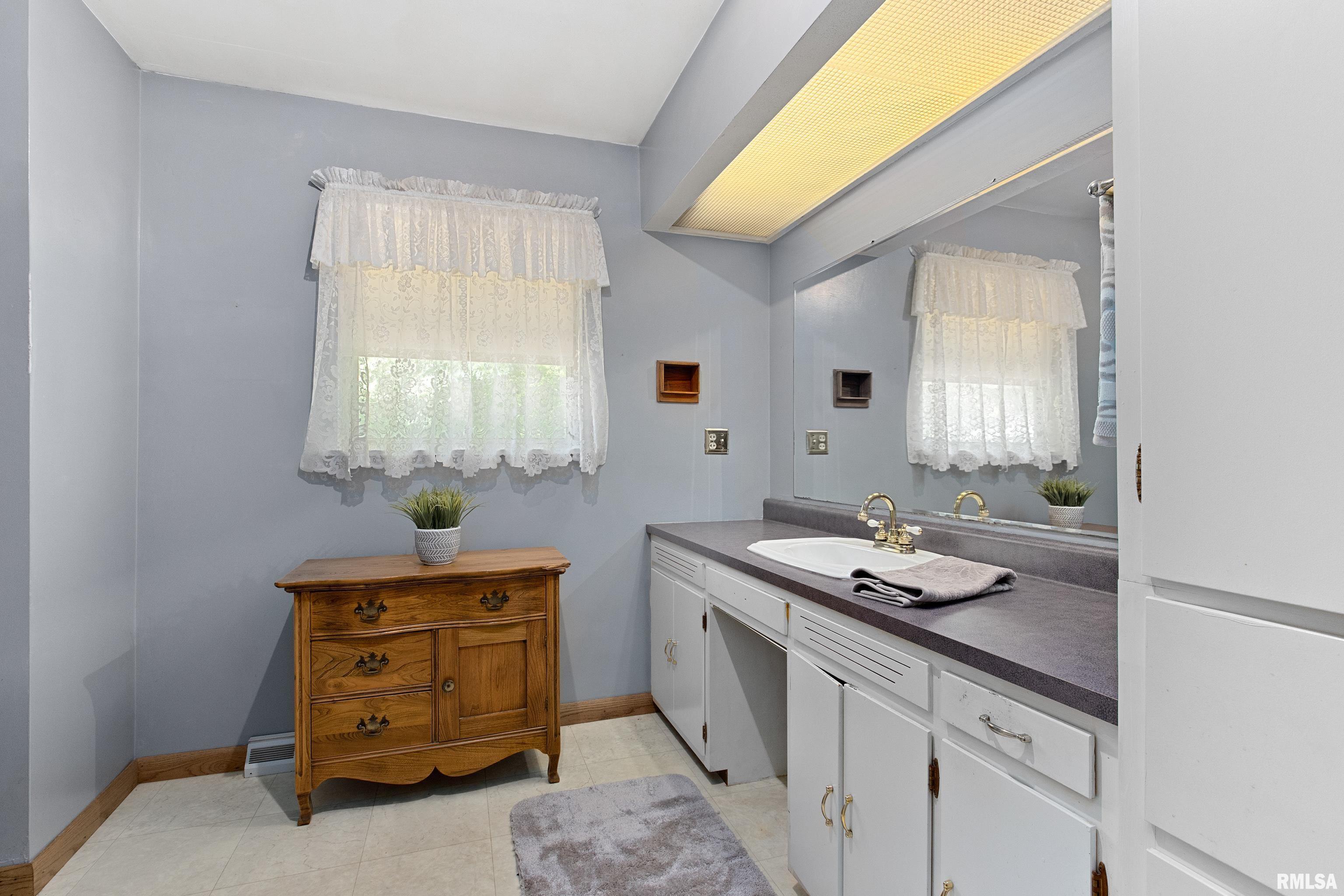 18829 North Old Galena Road Chillicothe, IL 61523 - Photo 16 of 51 Gallery Image 16