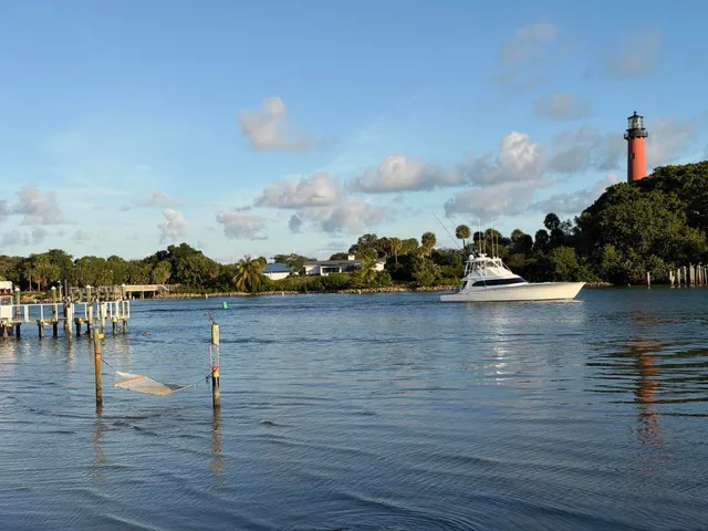 $579,000 | 3322 Casseekey Island Road, Unit 201, Jupiter, FL 33477